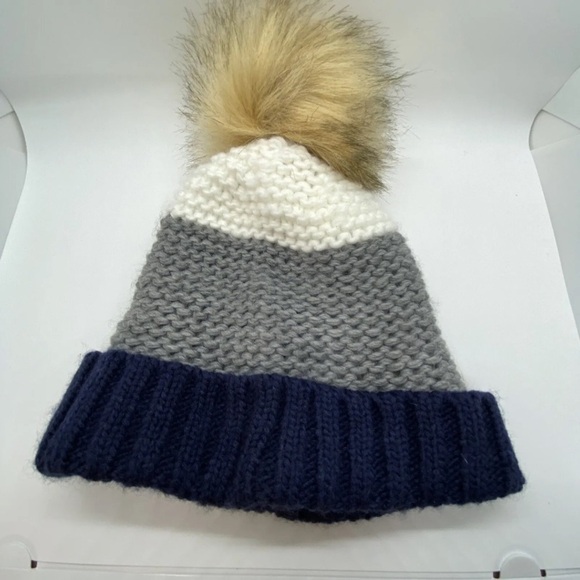 Columbia Women's Pom Pom Winter Beanie Hat Navy One Size - Picture 2 of 4